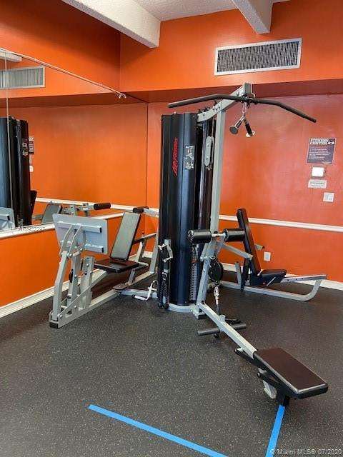 Small Image of 3101 N Country Club Dr, Aventura, FL 33180, USA Number 38
