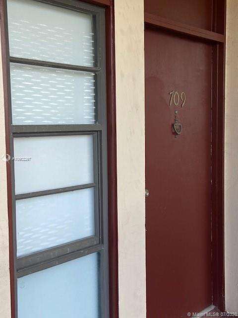 Small Image of 3101 N Country Club Dr, Aventura, FL 33180, USA Number 5