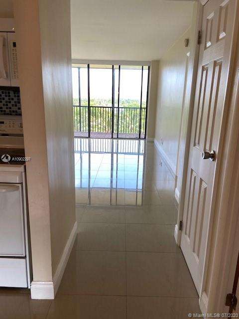 Small Image of 3101 N Country Club Dr, Aventura, FL 33180, USA Number 7
