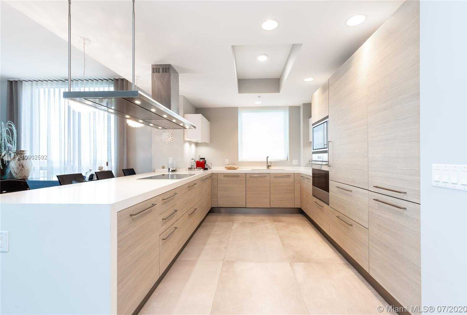 Small Image of 17111 BISCAYNE BLVD #1402, North Miami Beach Number 25