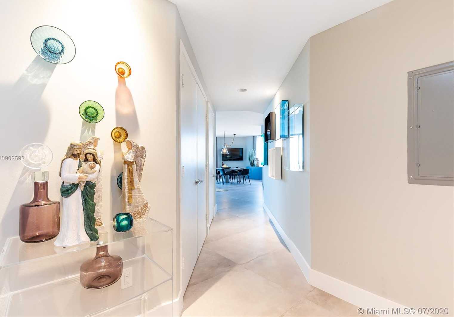 Small Image of 17111 BISCAYNE BLVD #1402, North Miami Beach Number 30