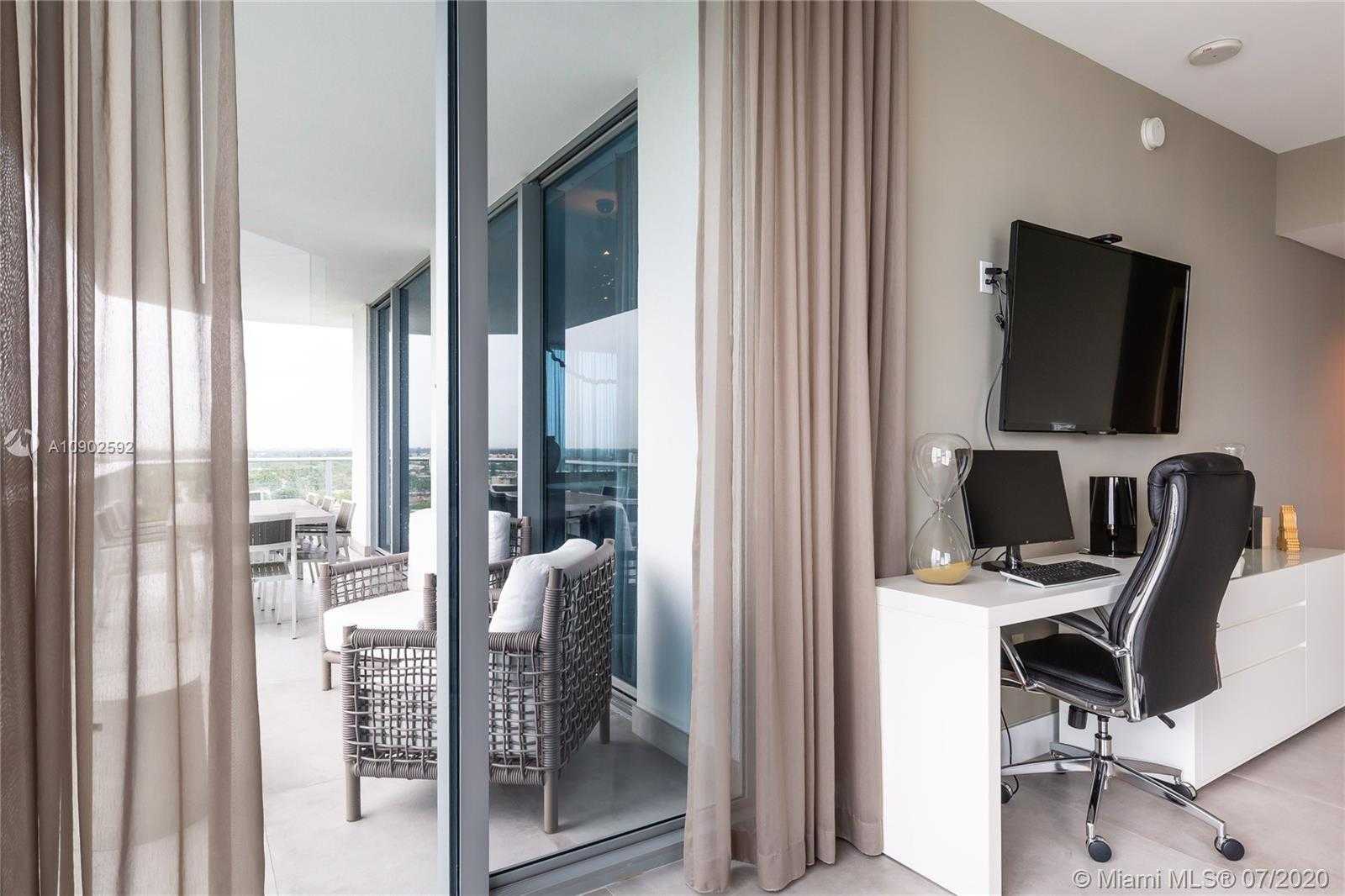Small Image of 17111 BISCAYNE BLVD #1402, North Miami Beach Number 32
