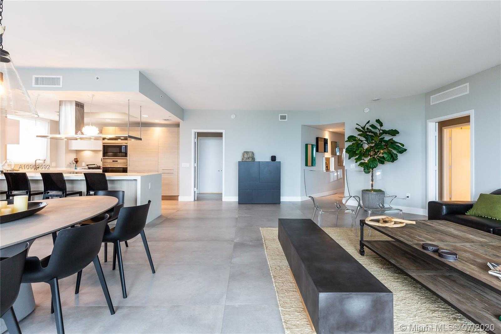 Small Image of 17111 BISCAYNE BLVD #1402, North Miami Beach Number 36