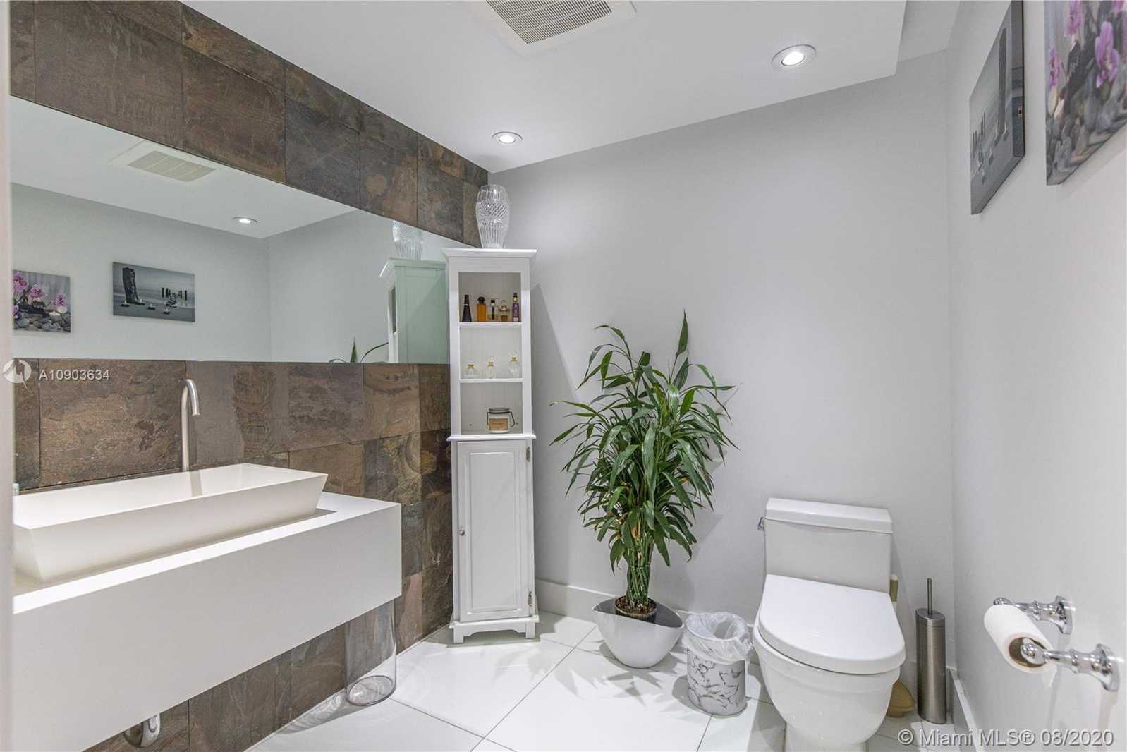 Small Image of 1331 BRICKELL BAY DR #1803, Miami Number 18