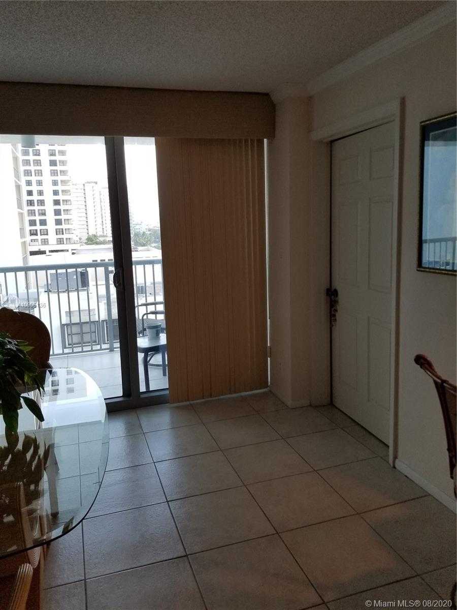 Small Image of 2655 COLLINS AVE #806, Miami Beach Number 13