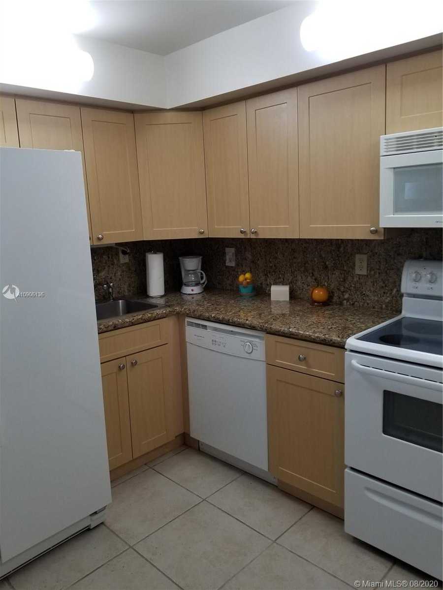 Small Image of 2655 COLLINS AVE #806, Miami Beach Number 15