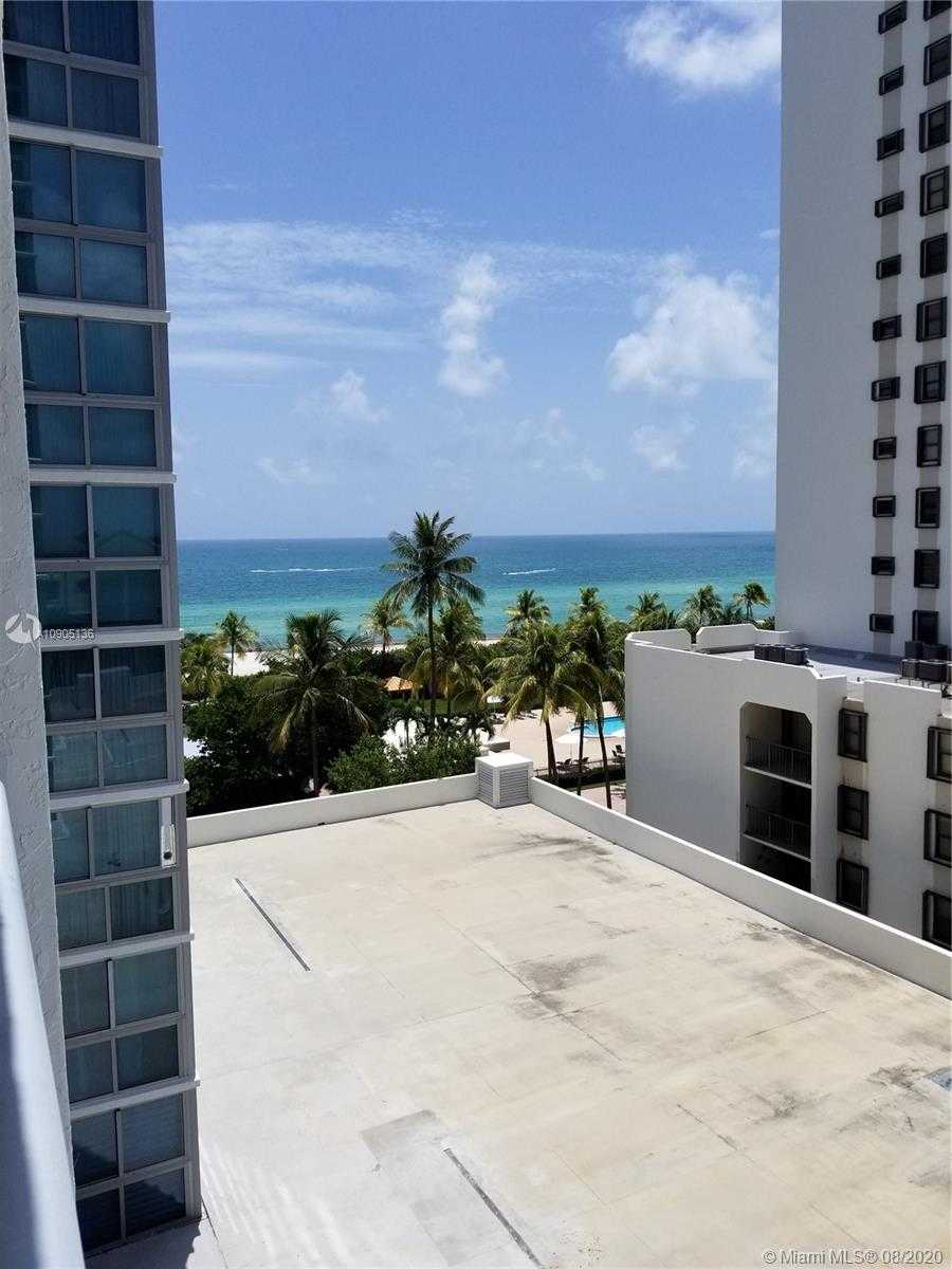 Small Image of 2655 COLLINS AVE #806, Miami Beach Number 2