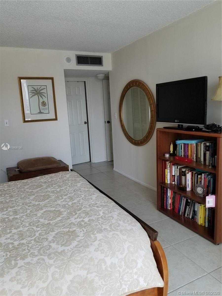 Small Image of 2655 COLLINS AVE #806, Miami Beach Number 20