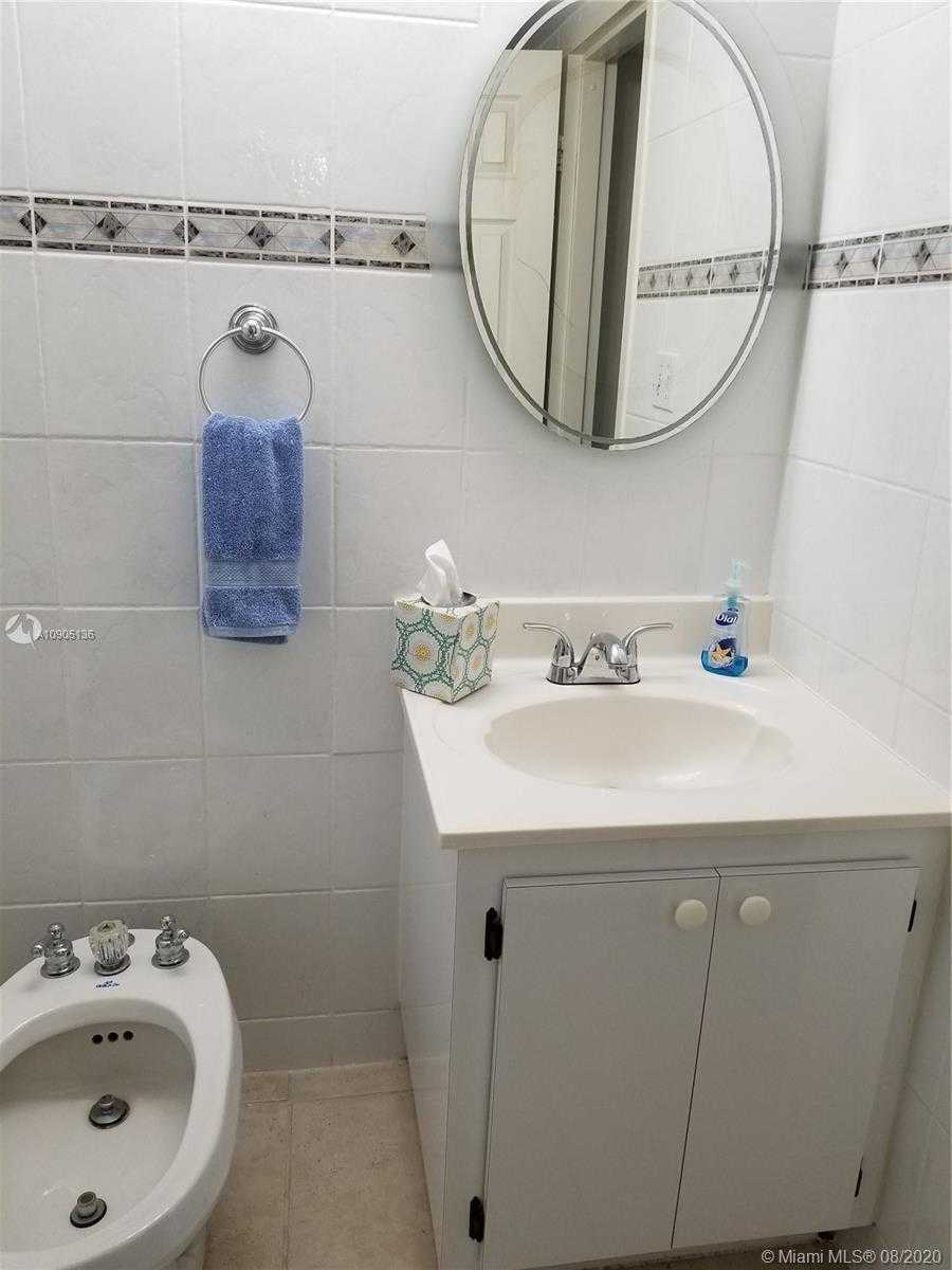 Small Image of 2655 COLLINS AVE #806, Miami Beach Number 23