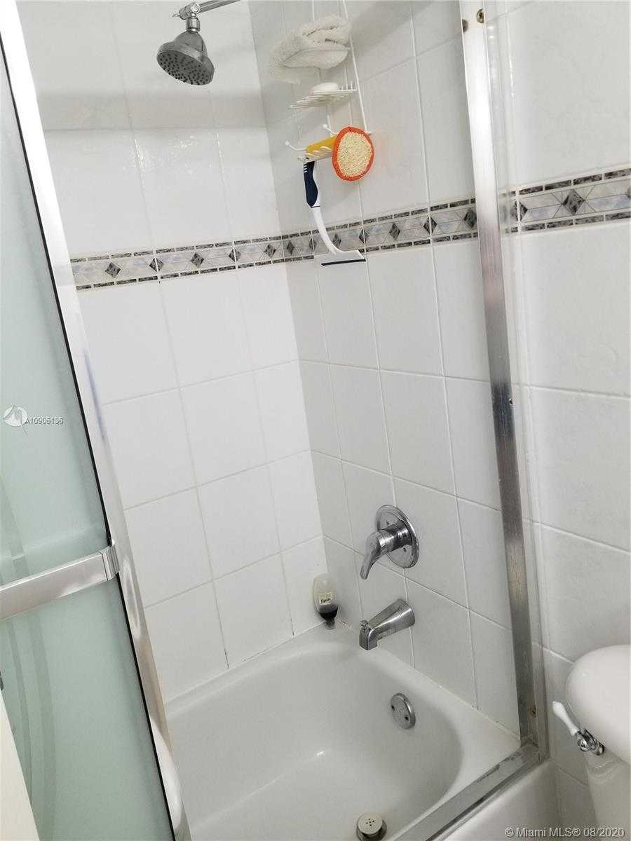 Small Image of 2655 COLLINS AVE #806, Miami Beach Number 24