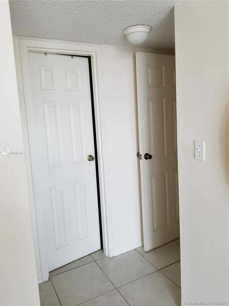 Small Image of 2655 COLLINS AVE #806, Miami Beach Number 26