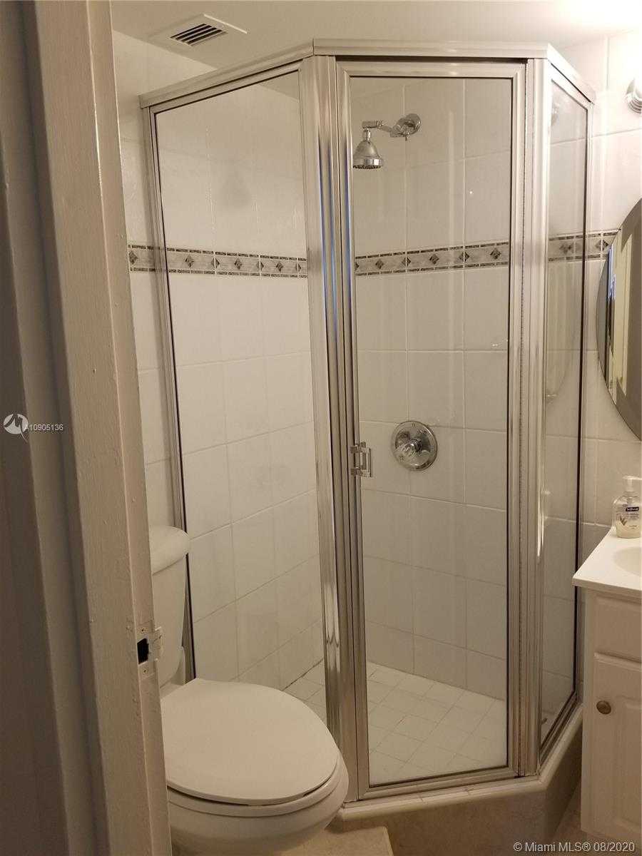 Small Image of 2655 COLLINS AVE #806, Miami Beach Number 27