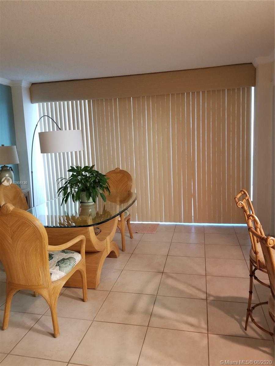 Small Image of 2655 COLLINS AVE #806, Miami Beach Number 9