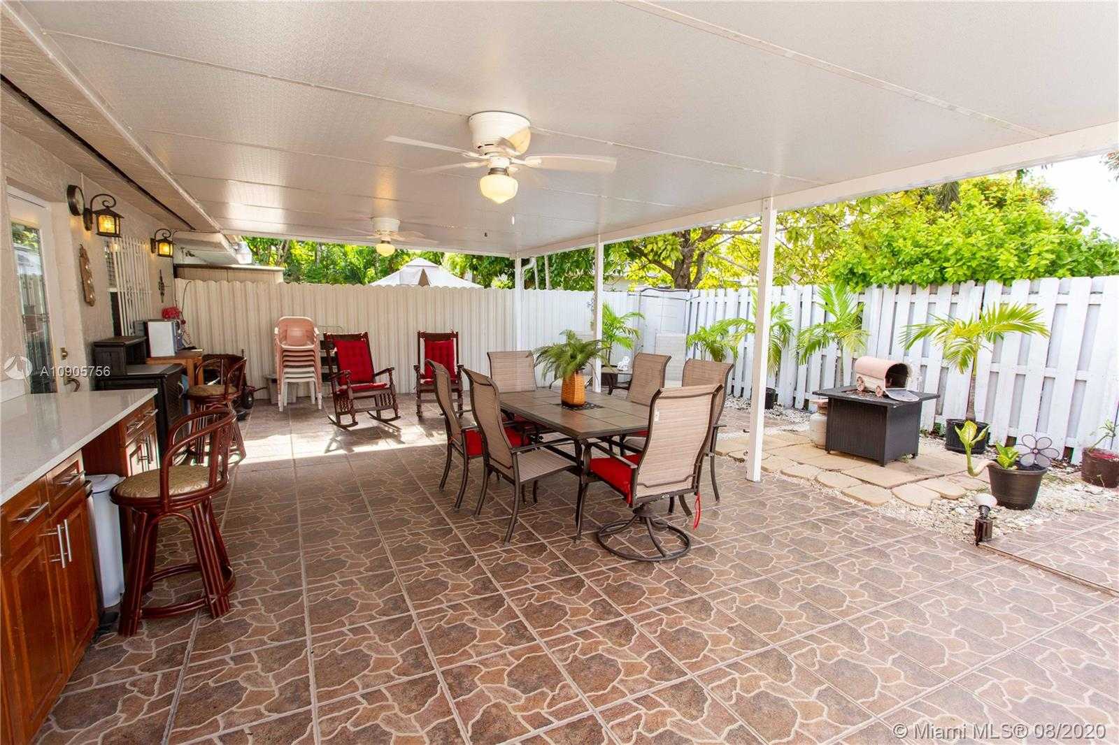 Small Image of 10975 SOUTH WEST 25 ST #II, Miami Number 16