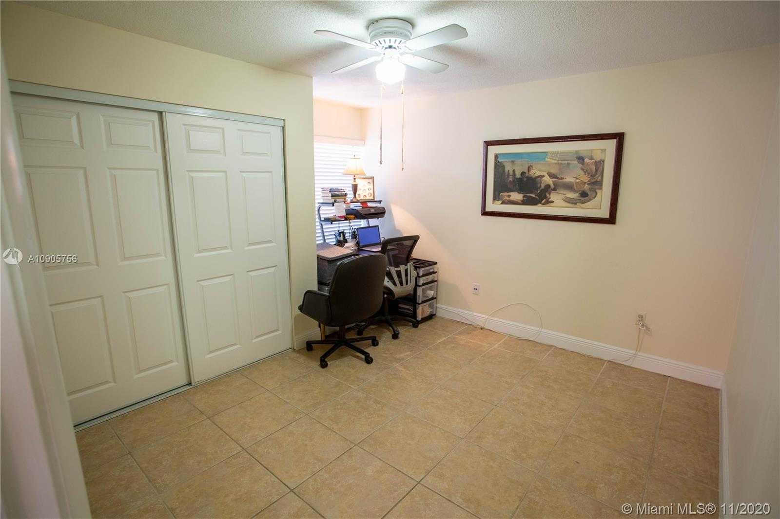 Small Image of 10975 SOUTH WEST 25 ST #II, Miami Number 5