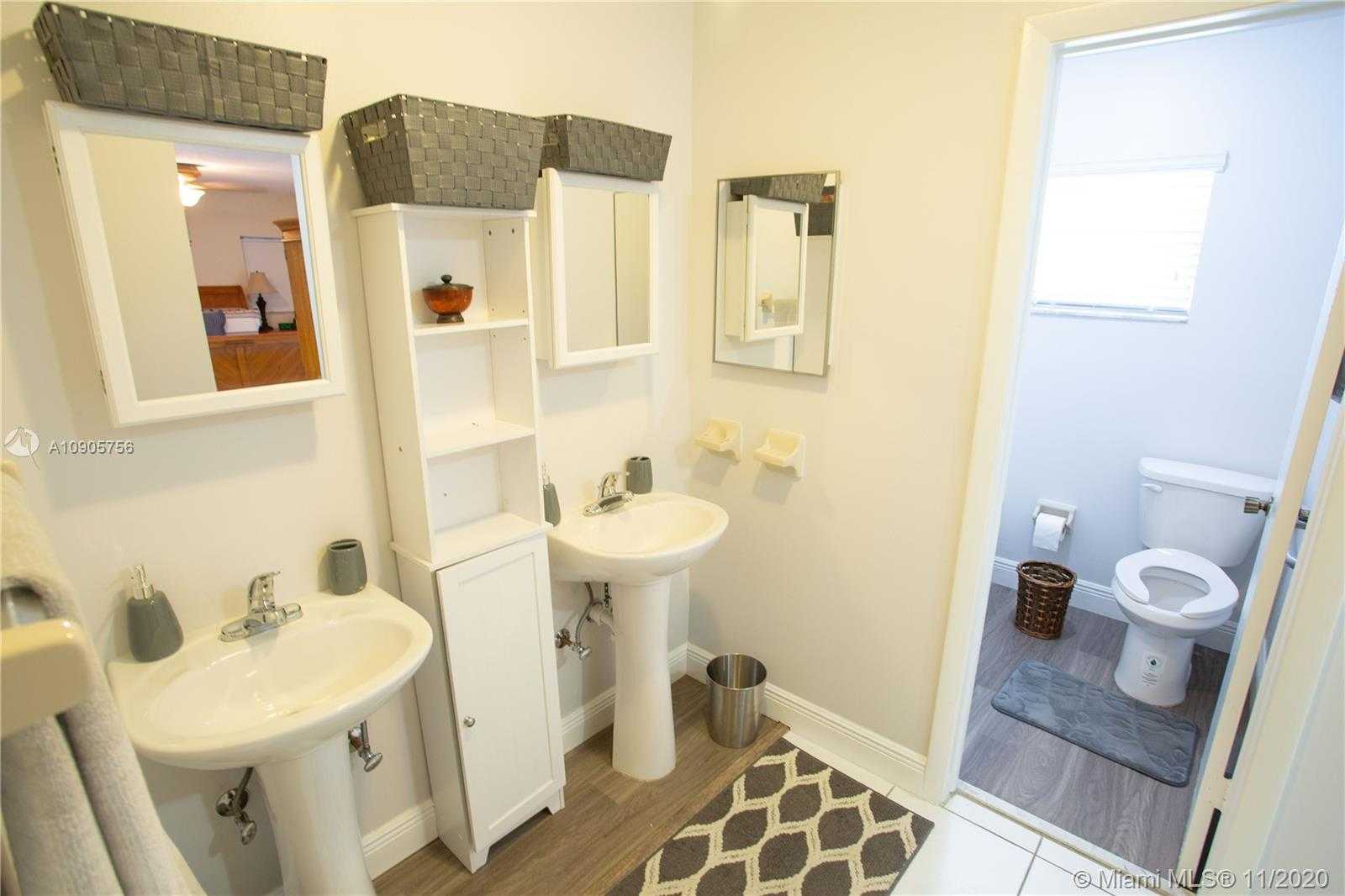 Small Image of 10975 SOUTH WEST 25 ST #II, Miami Number 8