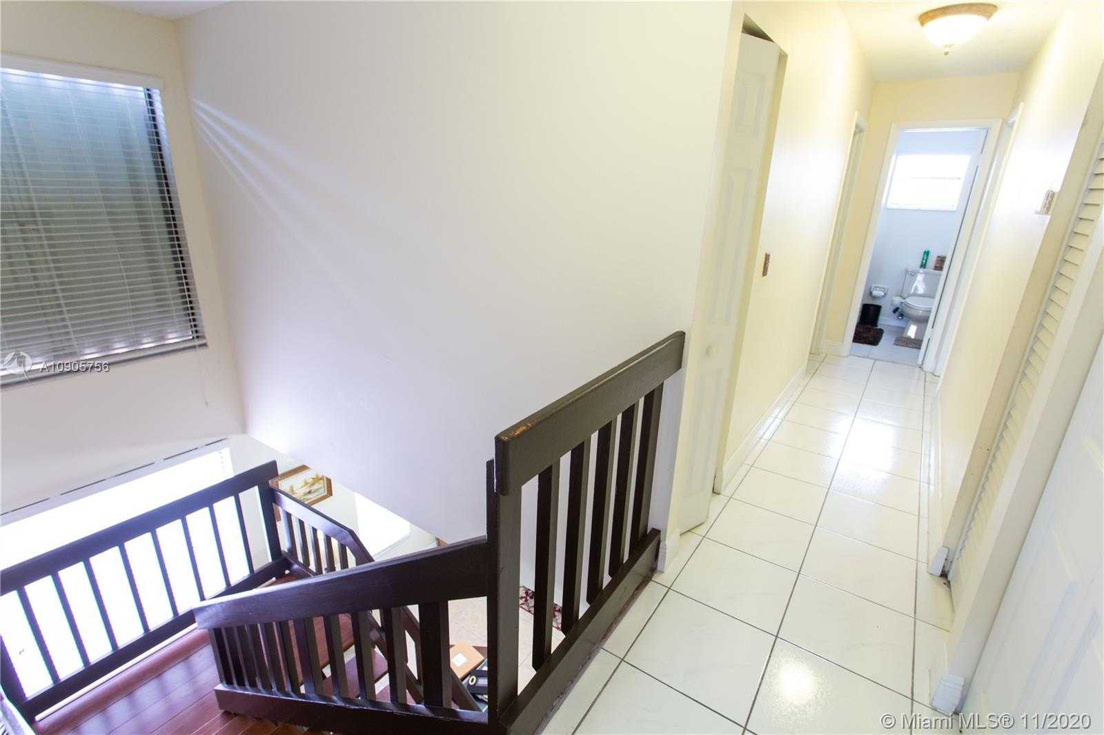 Small Image of 10975 SOUTH WEST 25 ST #II, Miami Number 9