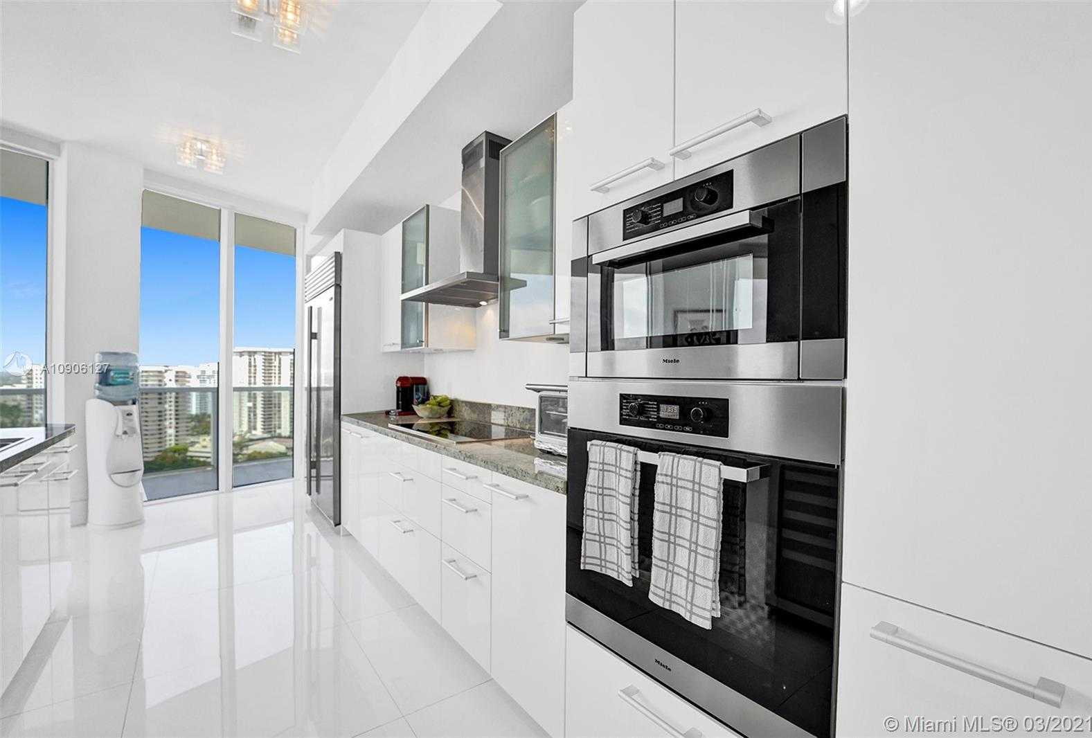 Small Image of 4100 ISLAND BLVD #1703, Aventura Number 14