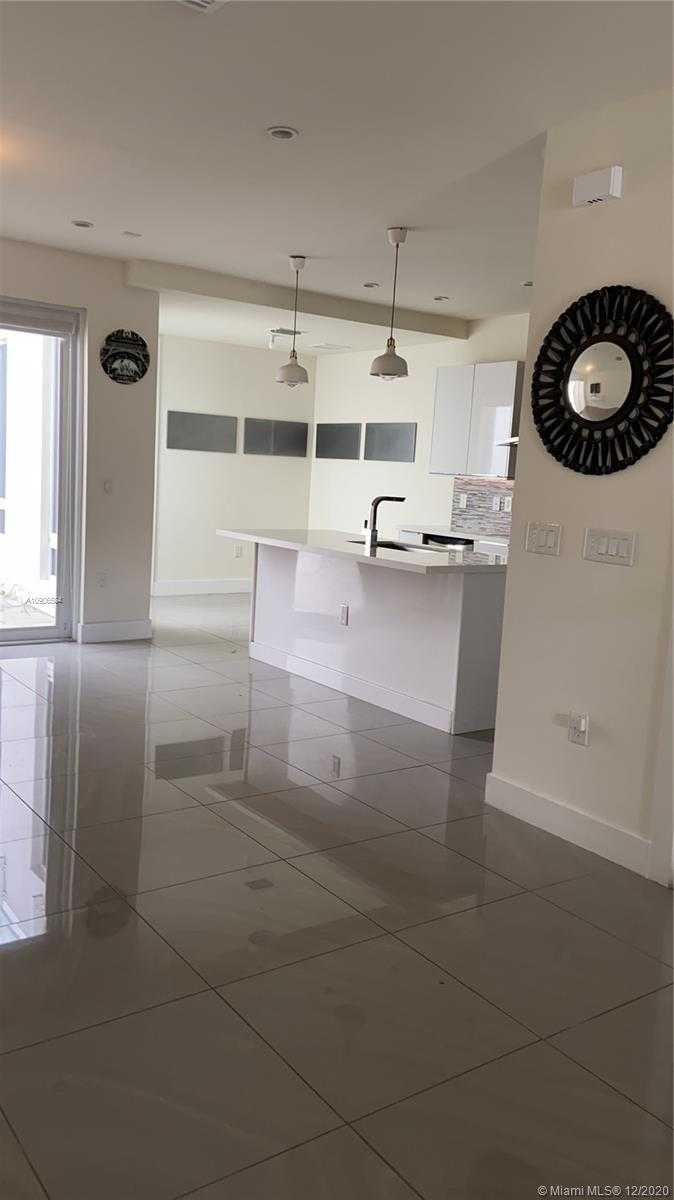 Small Image of 6331 NW 105th Ct, Doral, FL 33178, USA Number 10