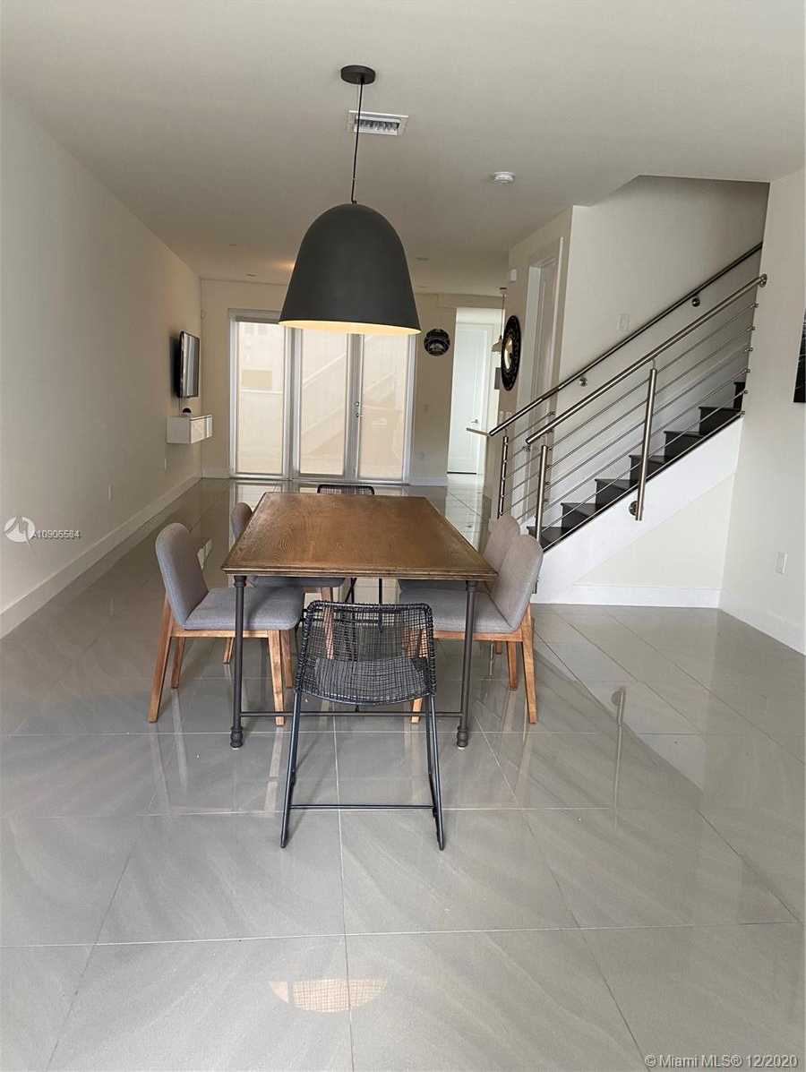 Small Image of 6331 NW 105th Ct, Doral, FL 33178, USA Number 14