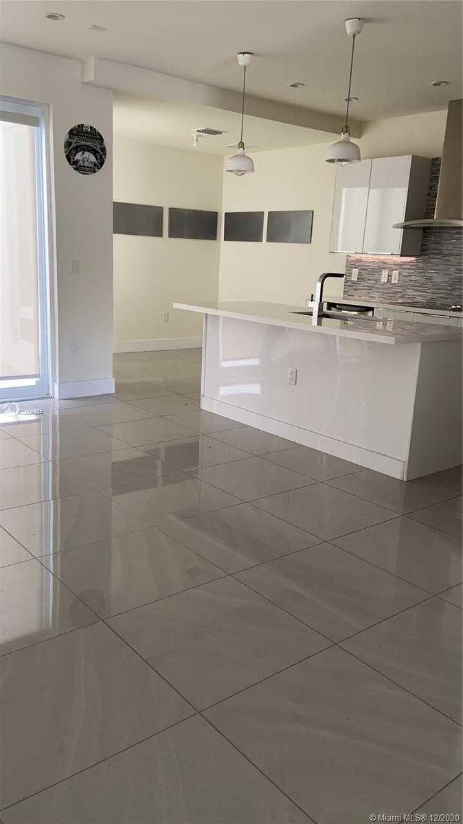 Small Image of 6331 NW 105th Ct, Doral, FL 33178, USA Number 17