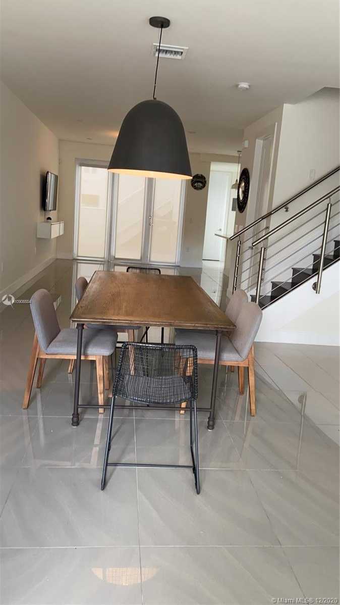 Small Image of 6331 NW 105th Ct, Doral, FL 33178, USA Number 20