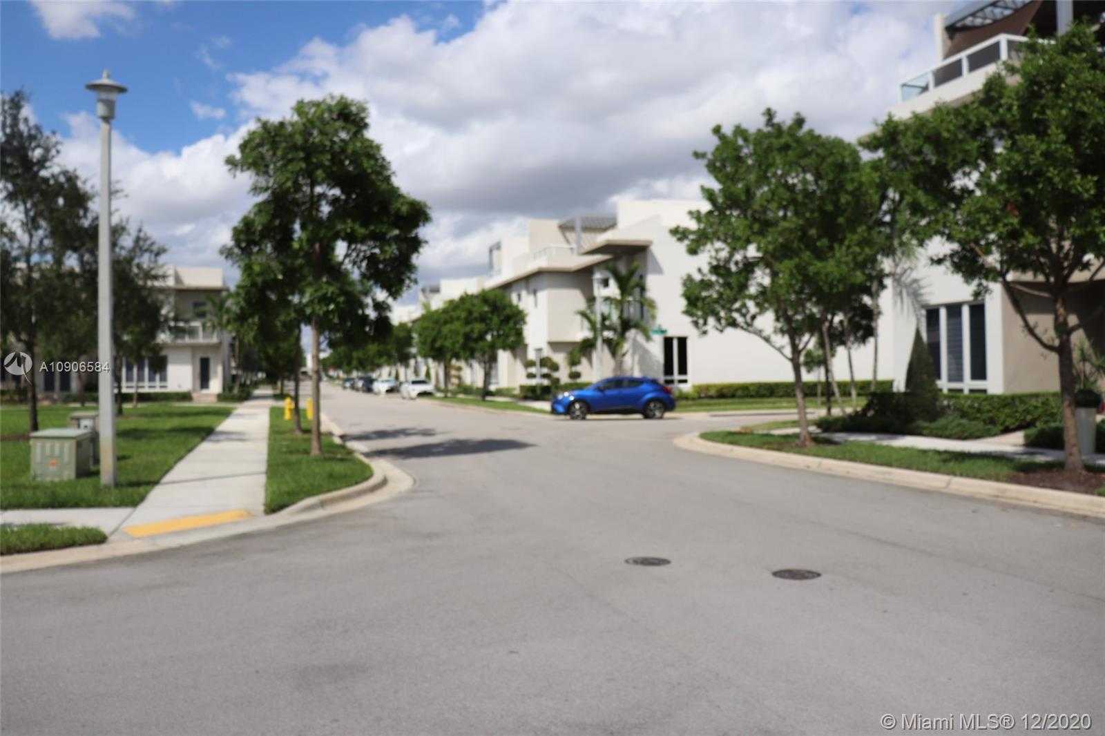 Small Image of 6331 NW 105th Ct, Doral, FL 33178, USA Number 4