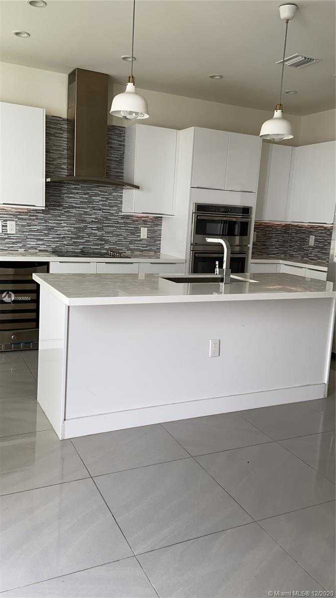 Small Image of 6331 NW 105th Ct, Doral, FL 33178, USA Number 6
