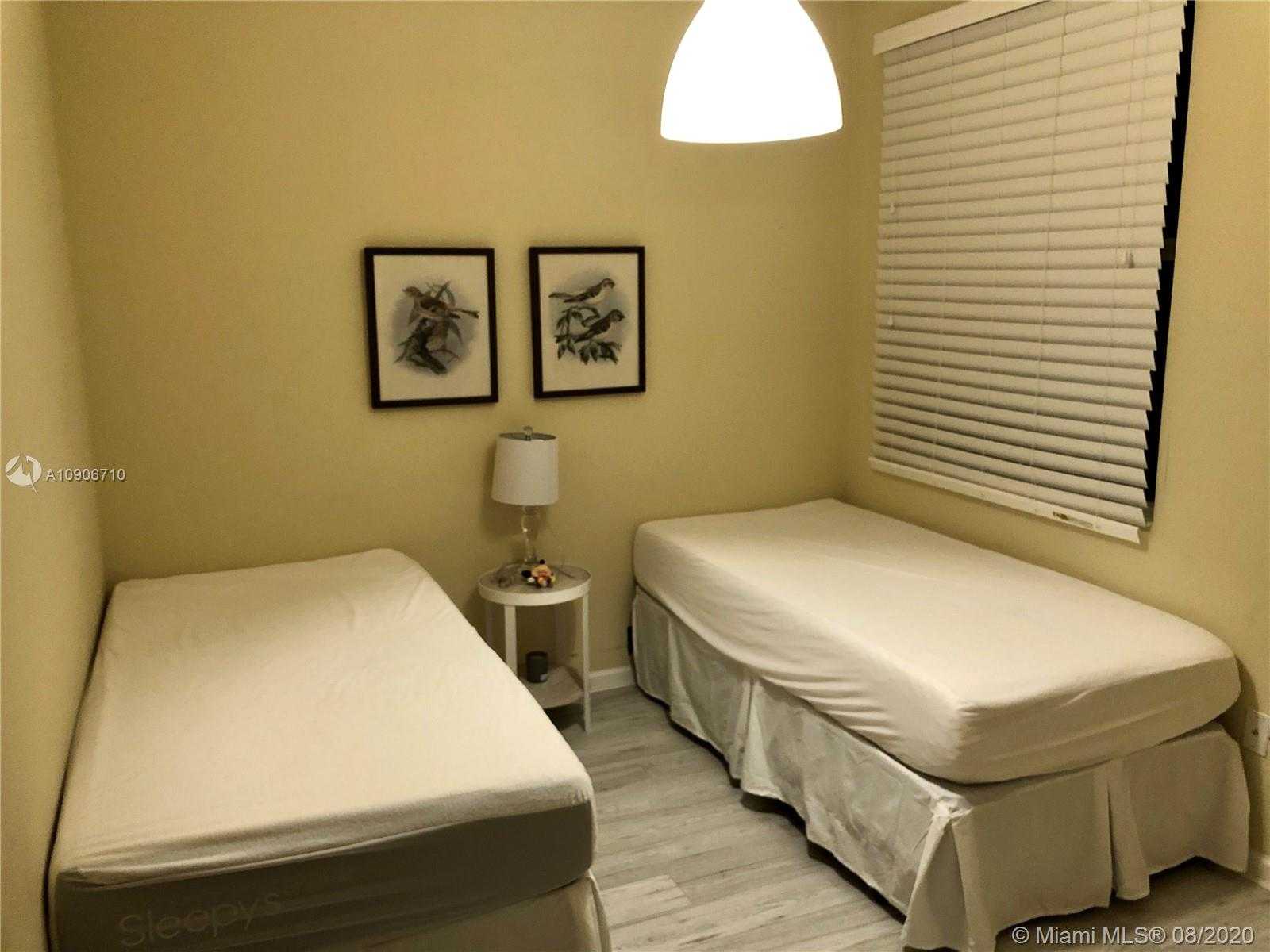 Small Image of 2919 CASCADA ISLES WAY #2919, Cooper City Number 17