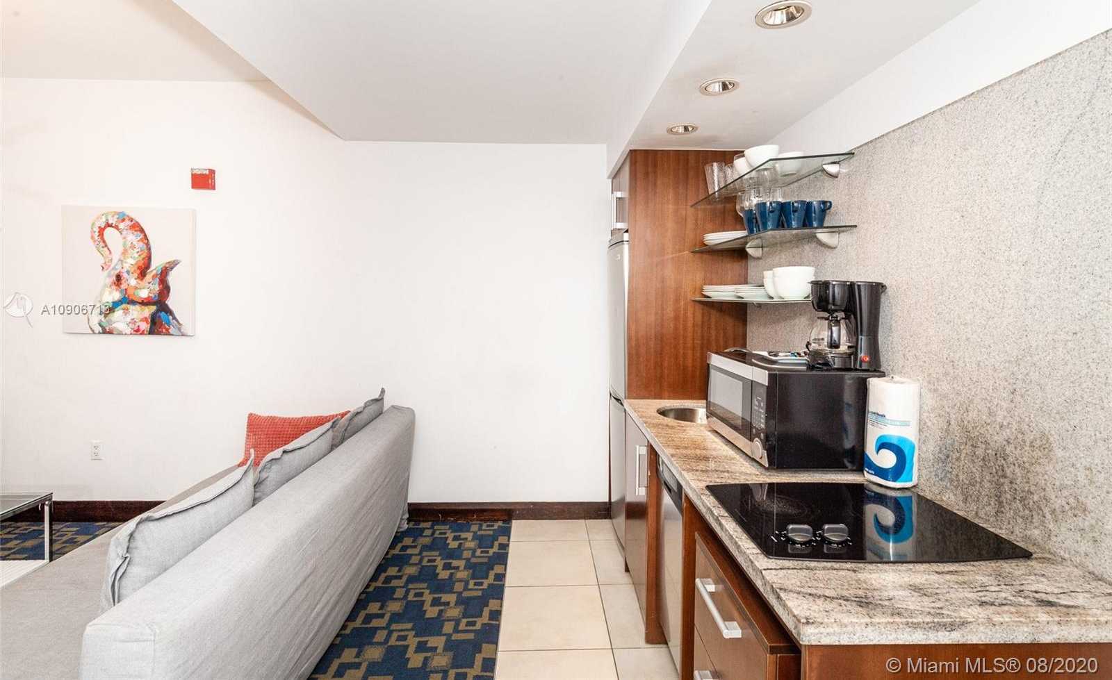 Small Image of 1060 OCEAN DR #D204, Miami Beach Number 13