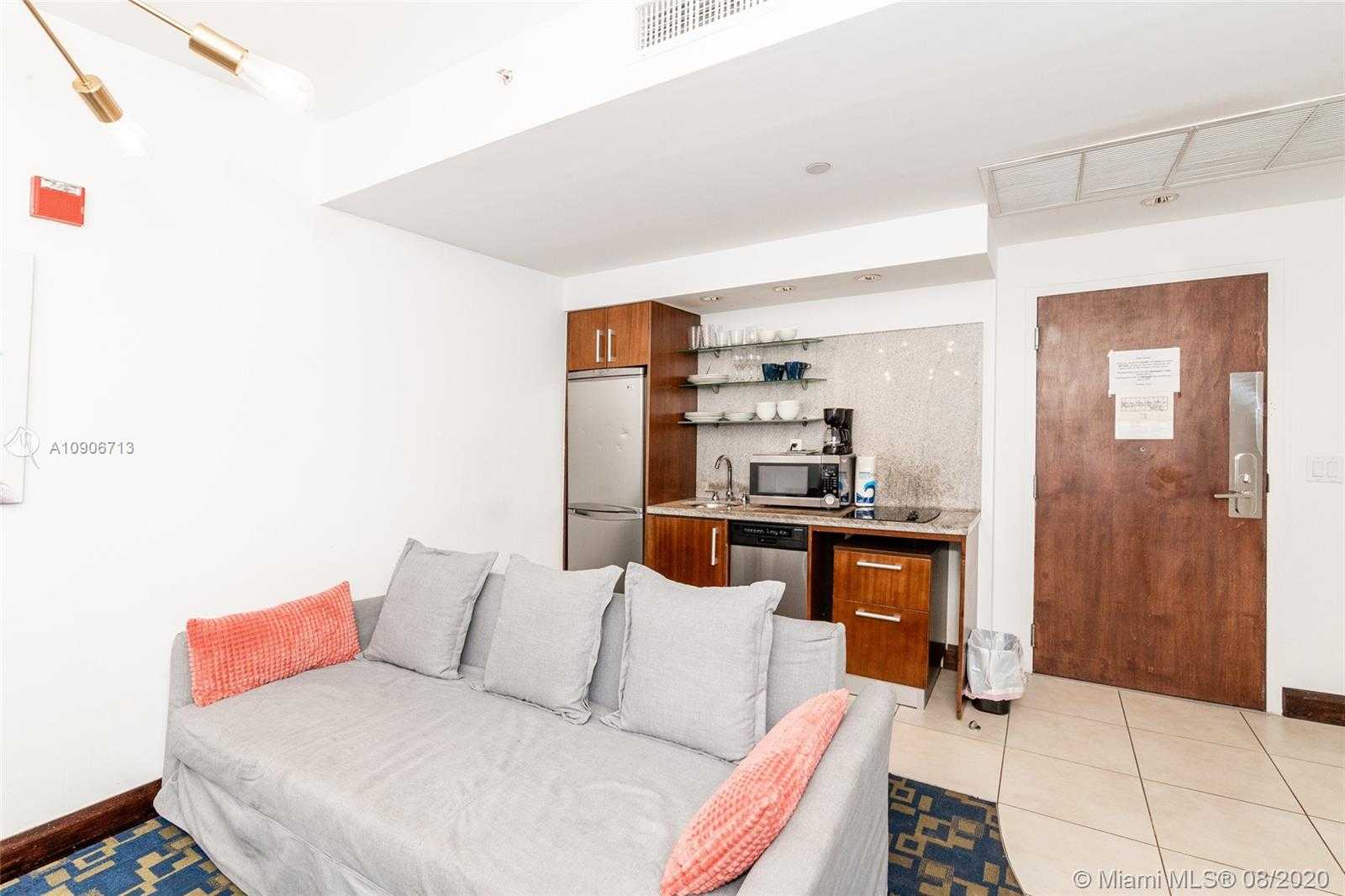 Small Image of 1060 OCEAN DR #D204, Miami Beach Number 14