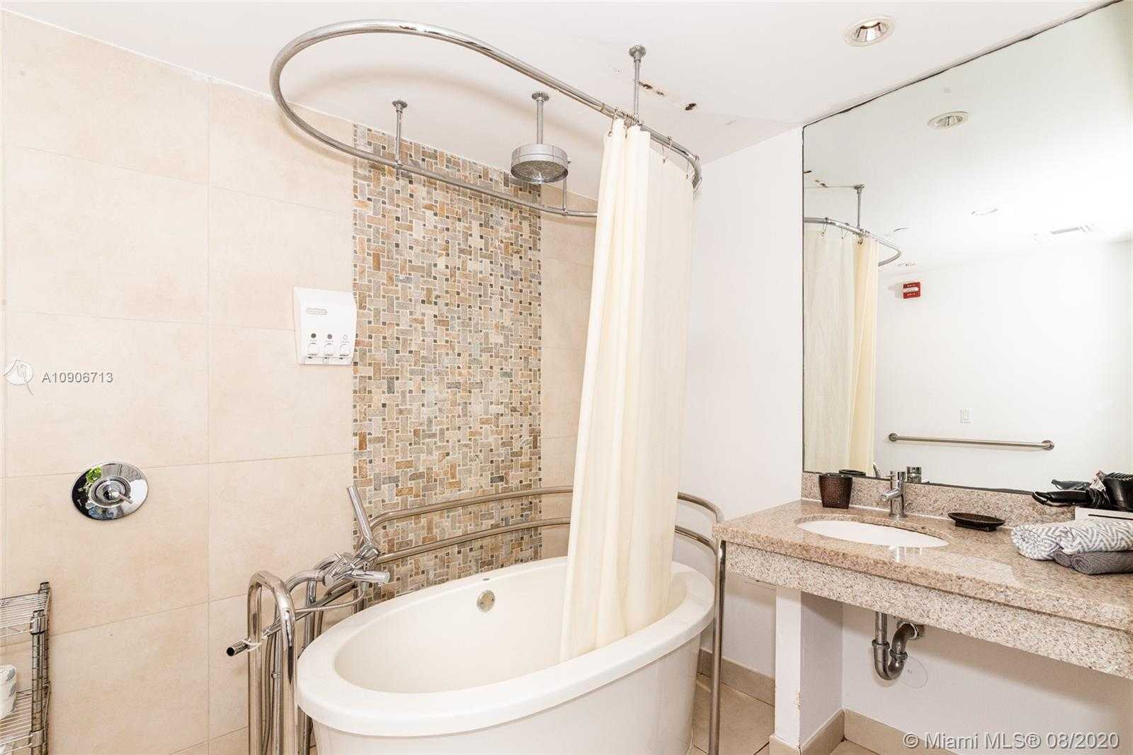 Small Image of 1060 OCEAN DR #D204, Miami Beach Number 19