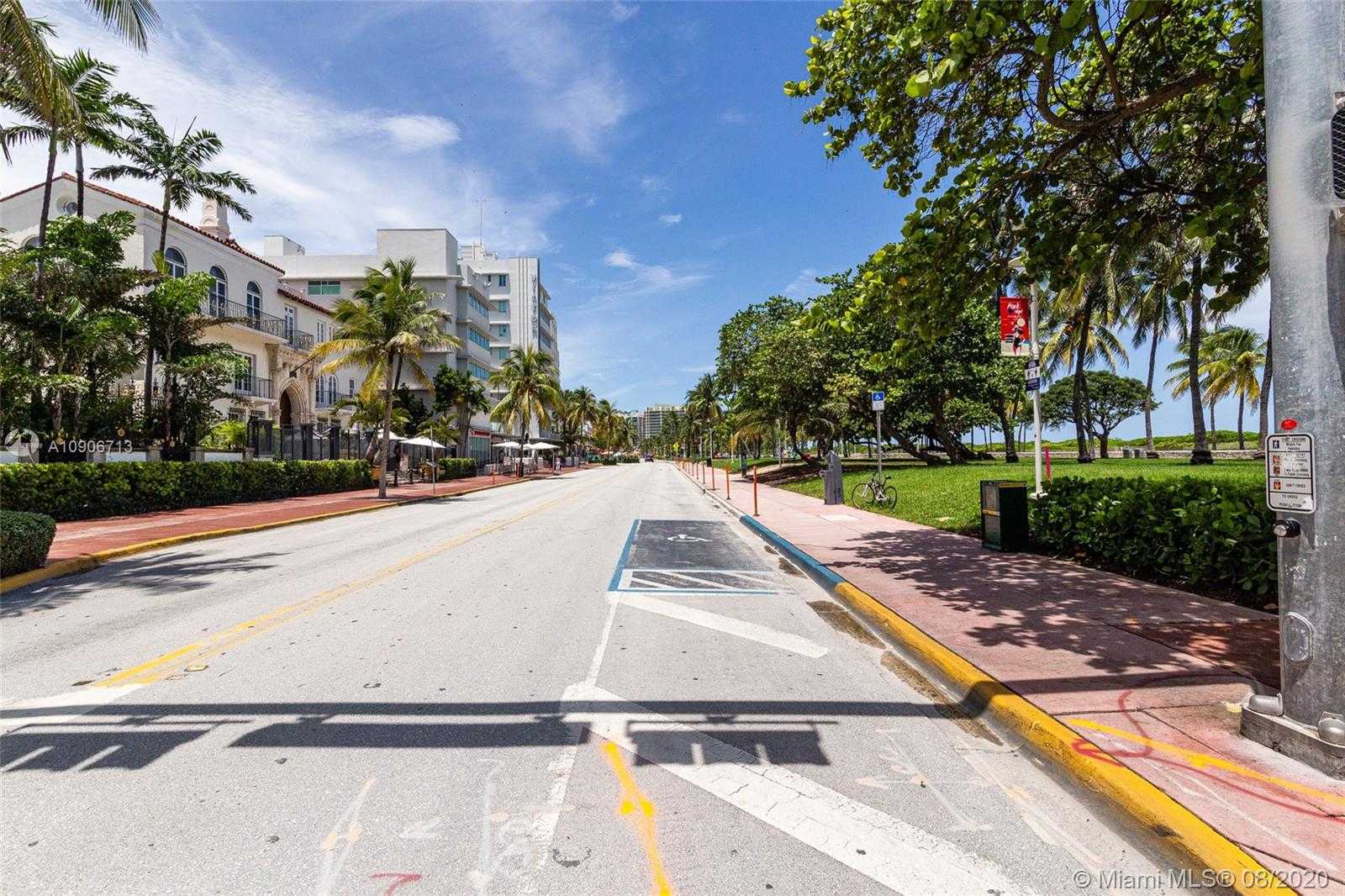 Small Image of 1060 OCEAN DR #D204, Miami Beach Number 21