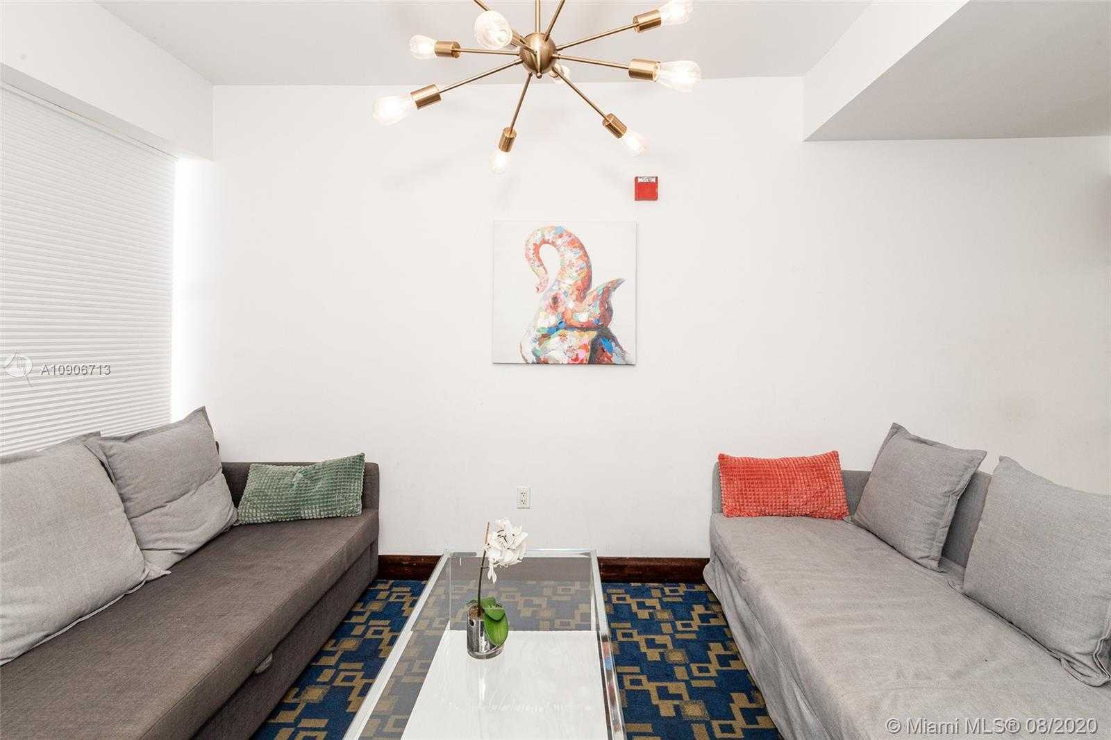 Small Image of 1060 OCEAN DR #D204, Miami Beach Number 8