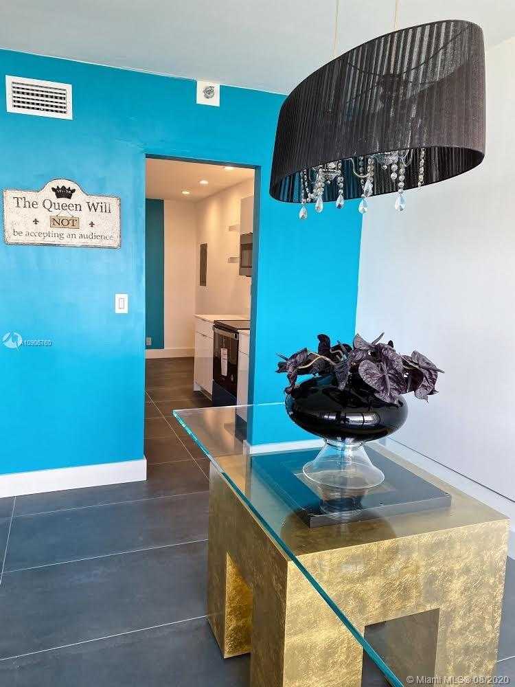 Small Image of 19355 Turnberry Way, Miami, FL 33180, USA Number 11