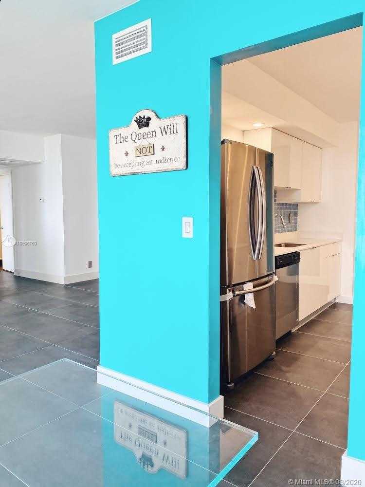 Small Image of 19355 Turnberry Way, Miami, FL 33180, USA Number 12