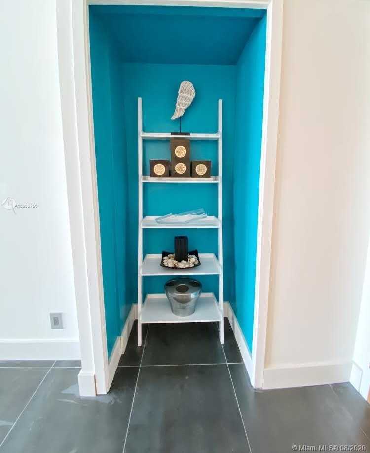Small Image of 19355 Turnberry Way, Miami, FL 33180, USA Number 13