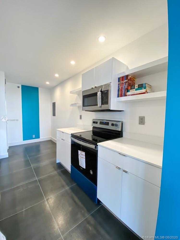 Small Image of 19355 Turnberry Way, Miami, FL 33180, USA Number 15