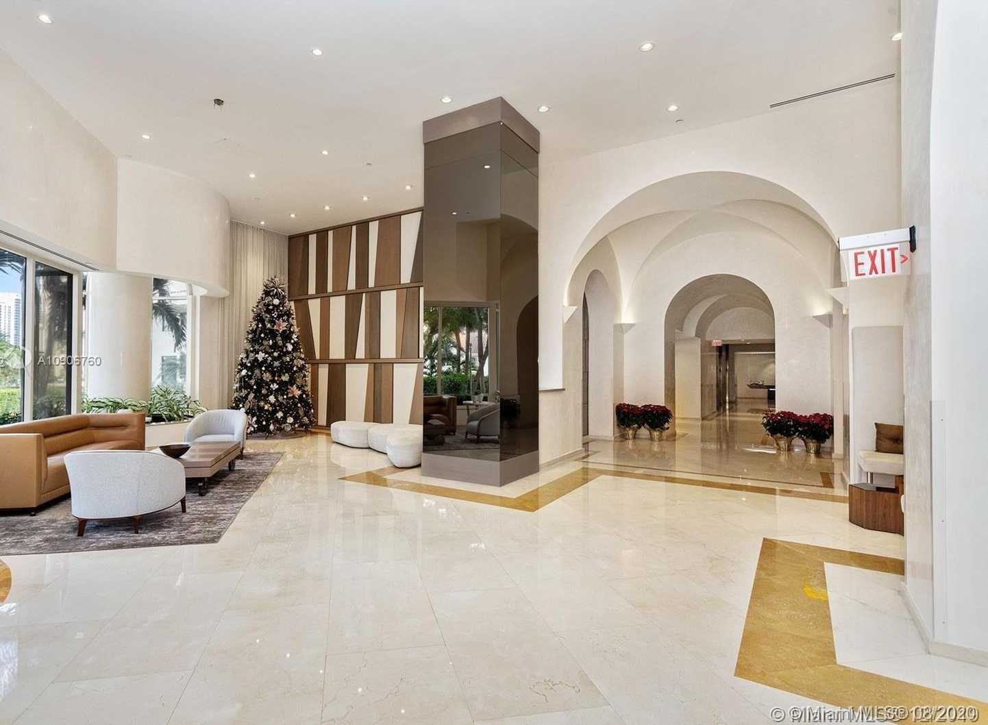 Small Image of 19355 Turnberry Way, Miami, FL 33180, USA Number 35