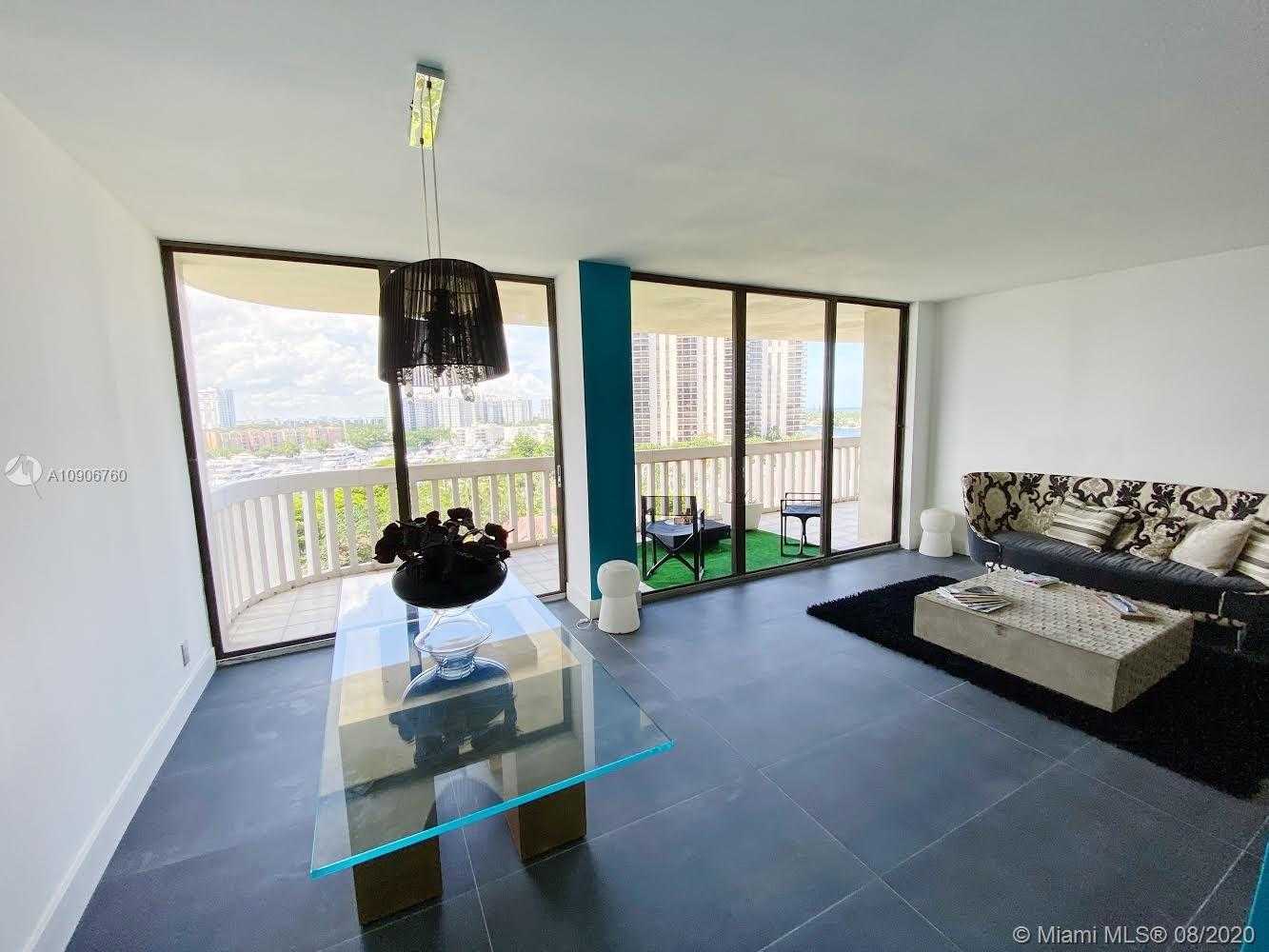 Small Image of 19355 Turnberry Way, Miami, FL 33180, USA Number 4