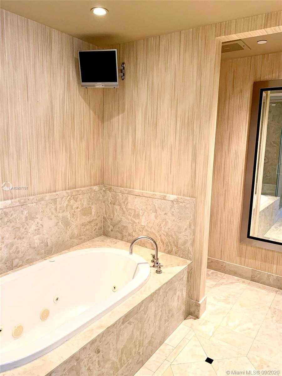 Small Image of 1425 BRICKELL AVE #53B, Miami Number 10