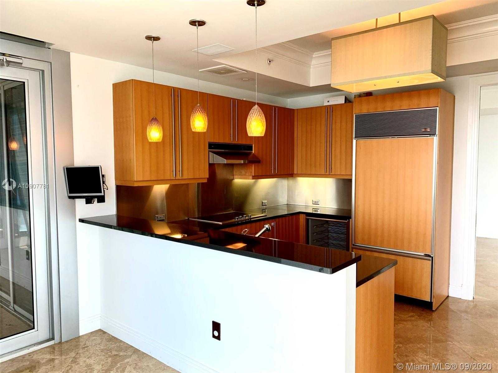 Small Image of 1425 BRICKELL AVE #53B, Miami Number 4