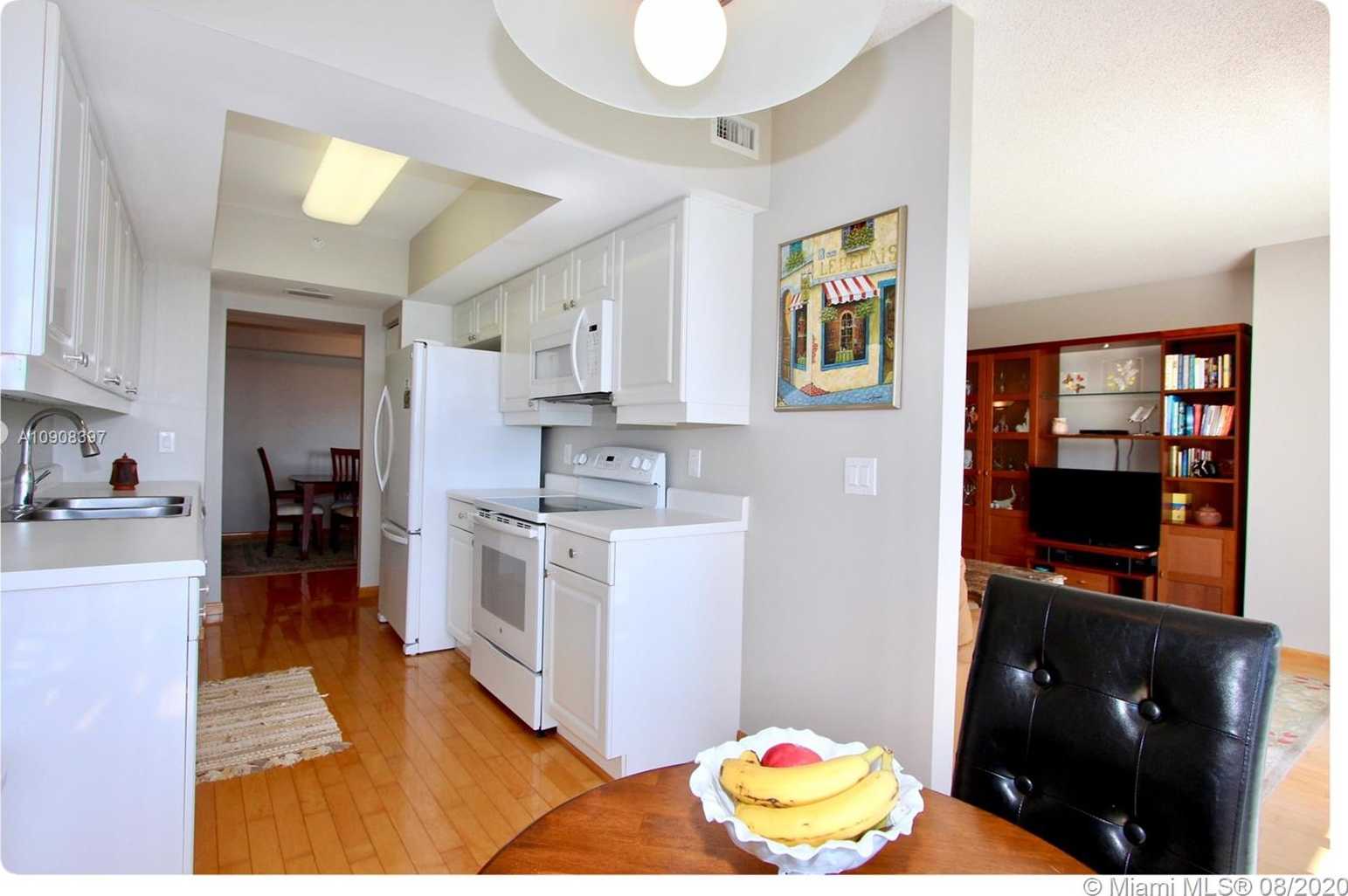Small Image of 21205 YACHT CLUB DR #707, Aventura Number 10