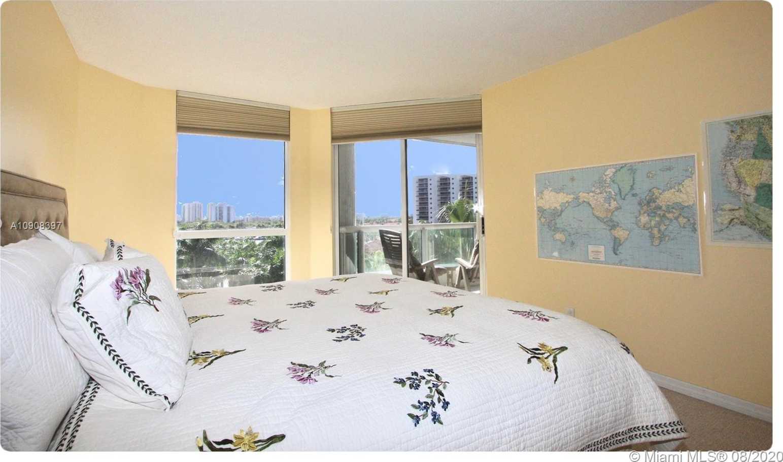 Small Image of 21205 YACHT CLUB DR #707, Aventura Number 11