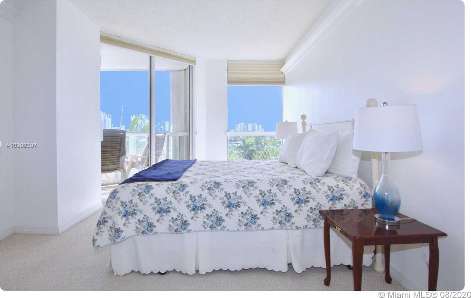 Small Image of 21205 YACHT CLUB DR #707, Aventura Number 18