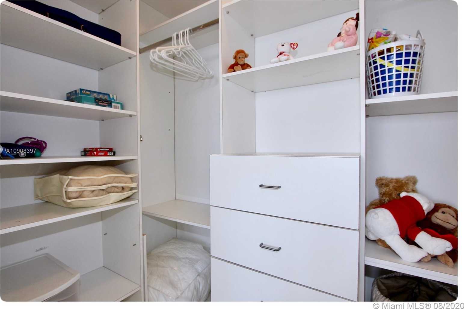 Small Image of 21205 YACHT CLUB DR #707, Aventura Number 19