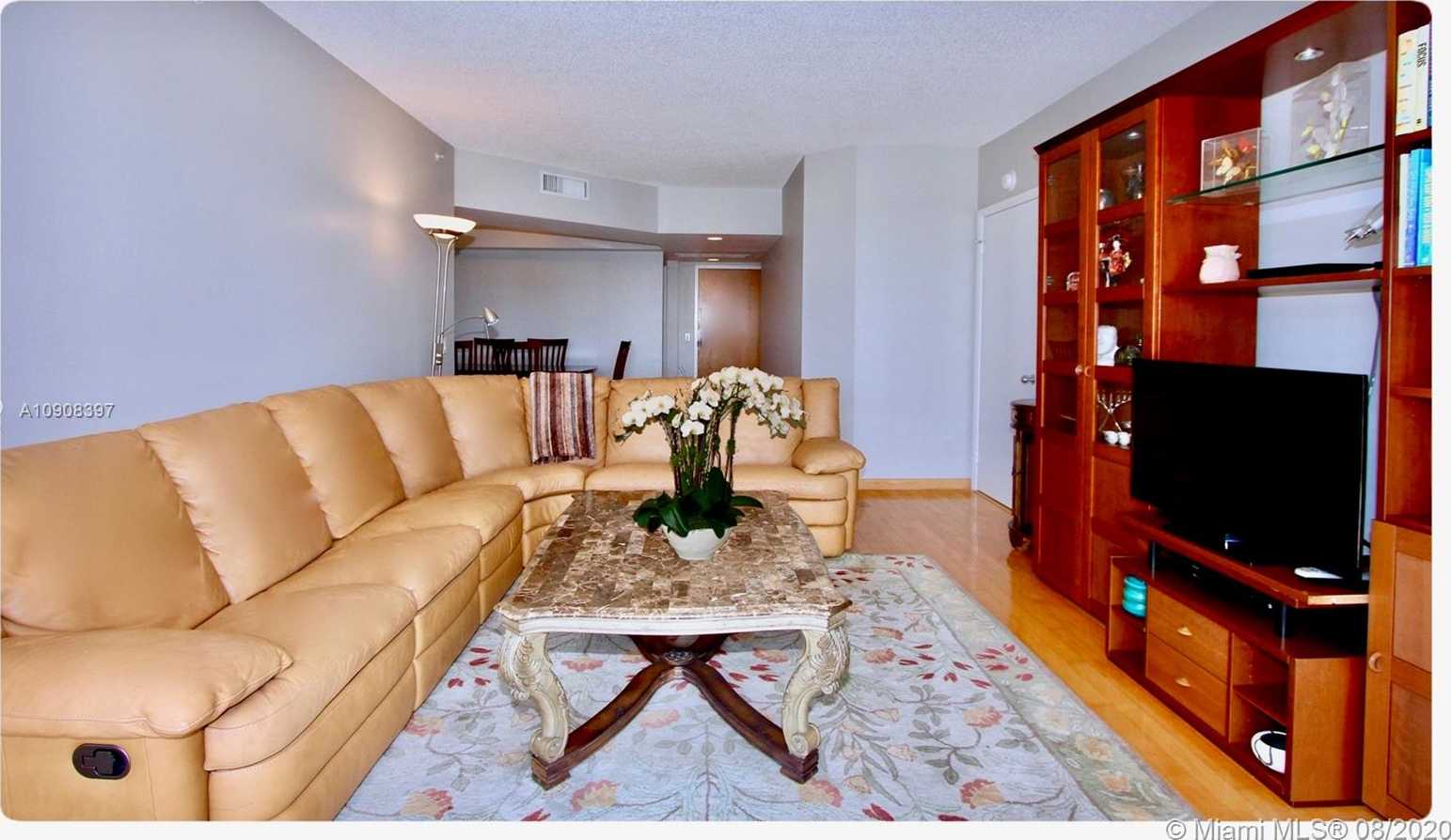 Small Image of 21205 YACHT CLUB DR #707, Aventura Number 4