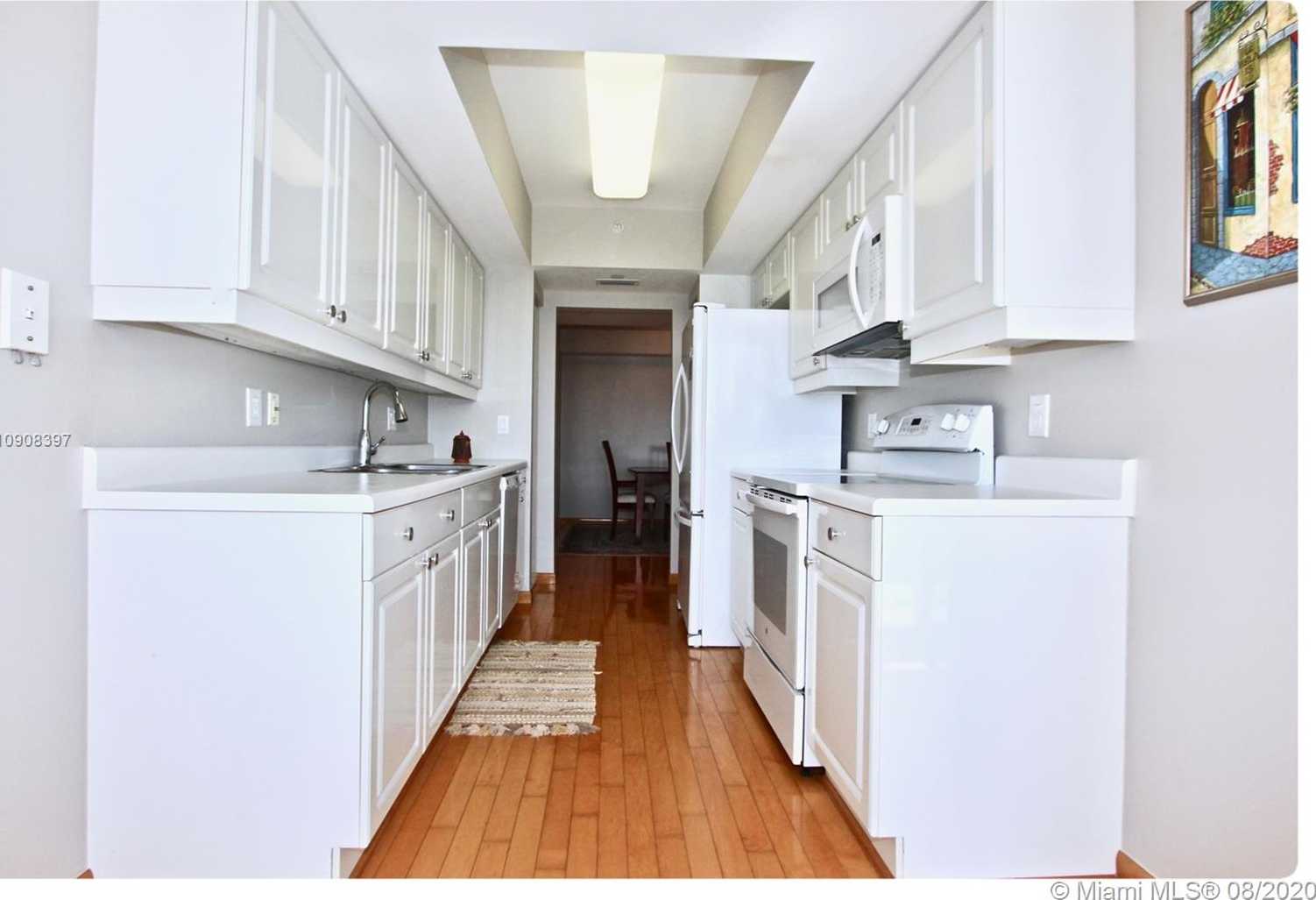 Small Image of 21205 YACHT CLUB DR #707, Aventura Number 8