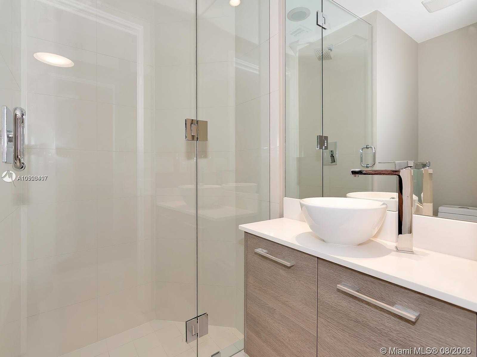Small Image of 650 NORTH EAST 32 ST #3007, Miami Number 30