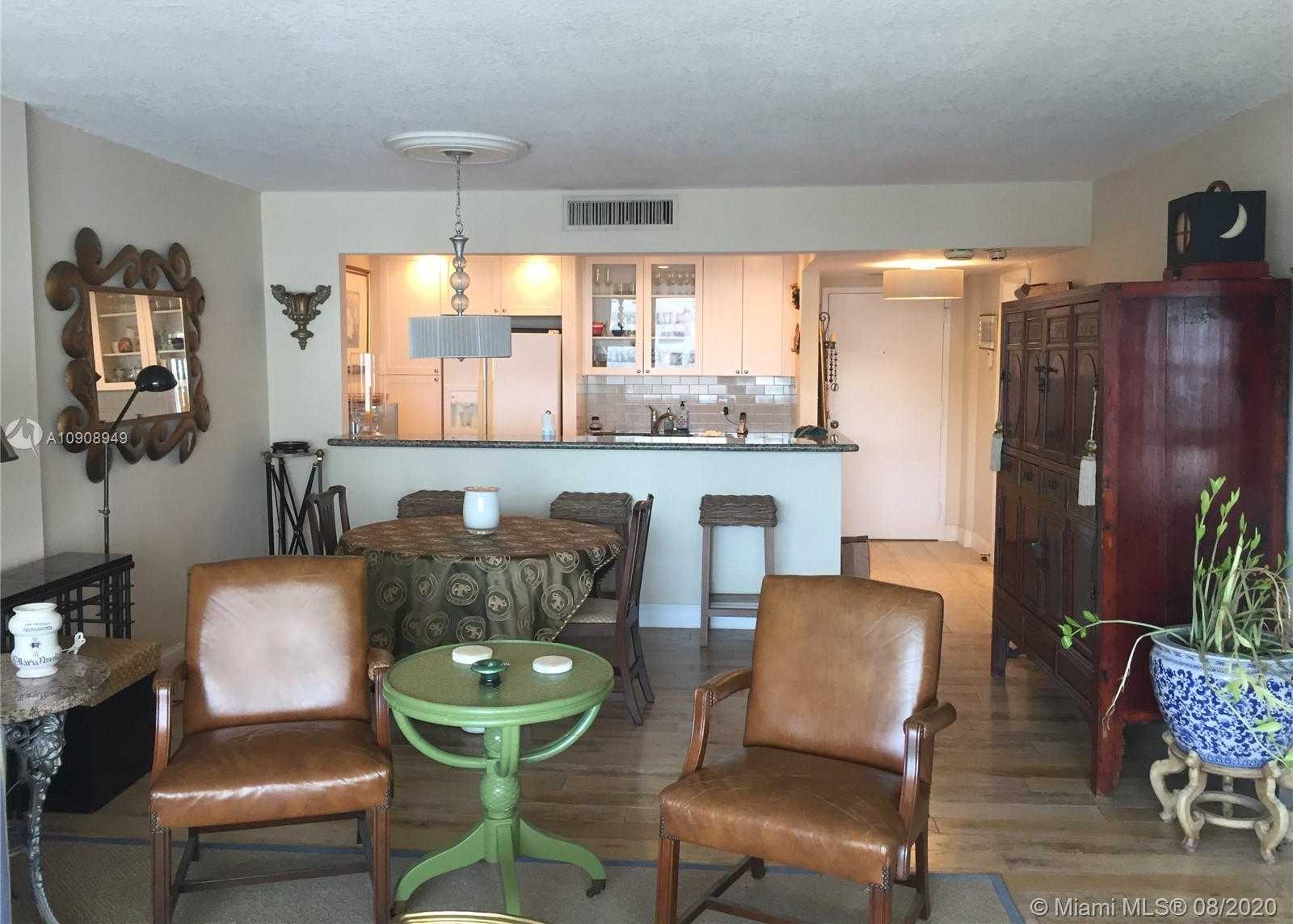 Small Image of 199 Ocean Ln Dr, Key Biscayne, FL 33149, USA Number 3